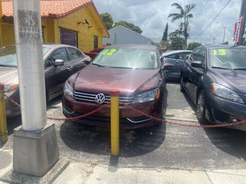 2012 Volkswagen Passat for sale at Versalles Auto Sales in Hialeah FL