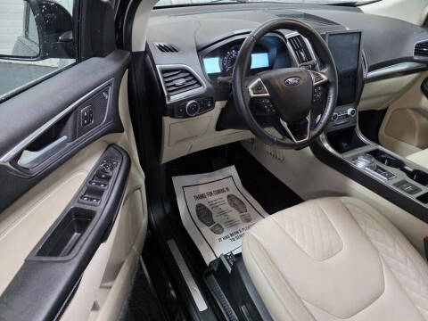 2023 Ford Edge Titanium