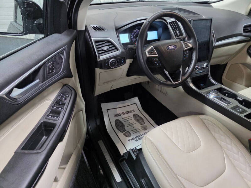 2023 Ford Edge Titanium
