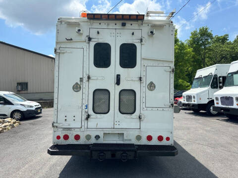 2016 Freightliner MT45 Chassis