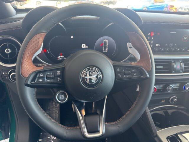 2025 Alfa Romeo Stelvio Intensa