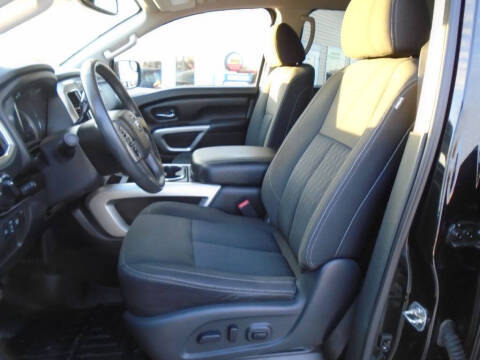 2017 Nissan Titan SV