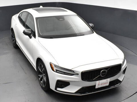 2024 Volvo S60 B5 Core Dark Theme