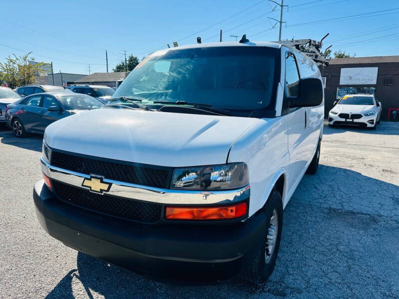 2021 Chevrolet Express Cargo Work Van's photo