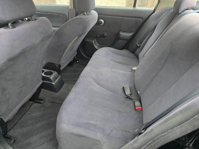 2009 Nissan Versa 1.6 Base