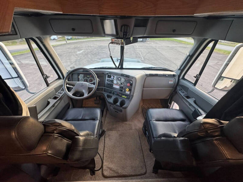 2006 Freightliner Haulmark