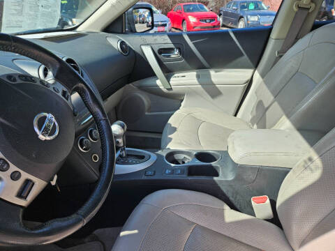 2013 Nissan Rogue SV w/SL Package