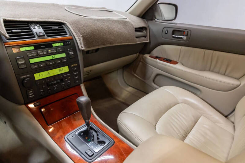 1998 Lexus LS 400