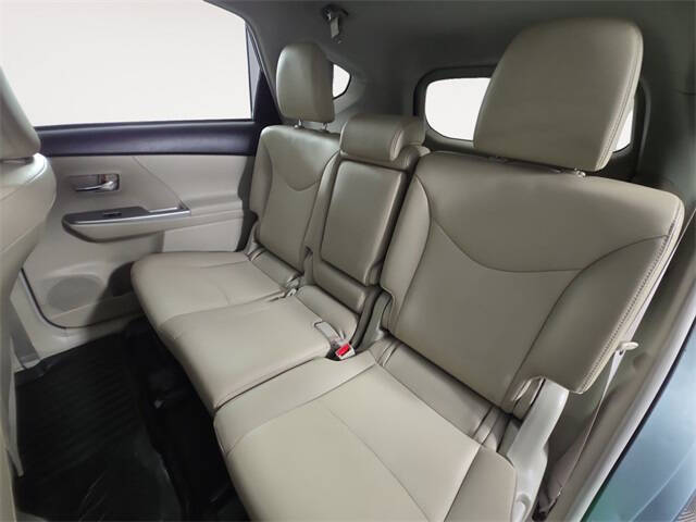 2017 Toyota Prius v Four