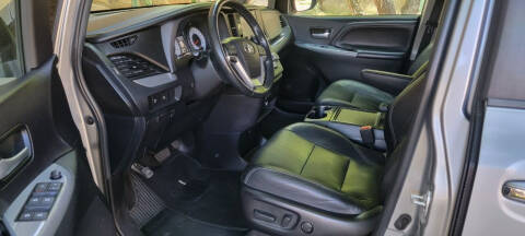 2015 Toyota Sienna SE Premium 8-Passenger