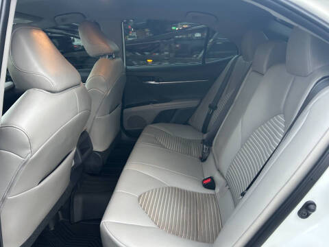 2020 Toyota Camry SE