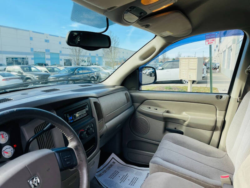 2005 Dodge Ram 2500 Pickup SLT photo 25