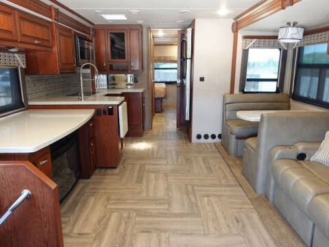 2018 Freightliner M2 106