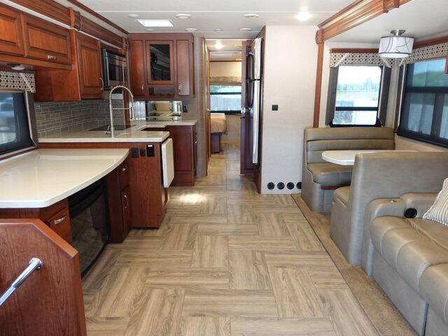 2018 Freightliner M2 106