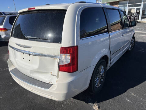 2011 Chrysler Town and Country Limited