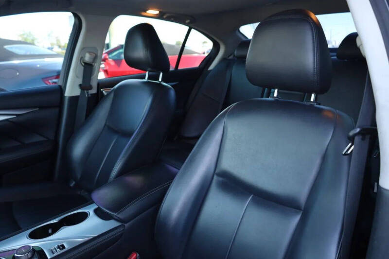 2021 Infiniti Q50 Luxe