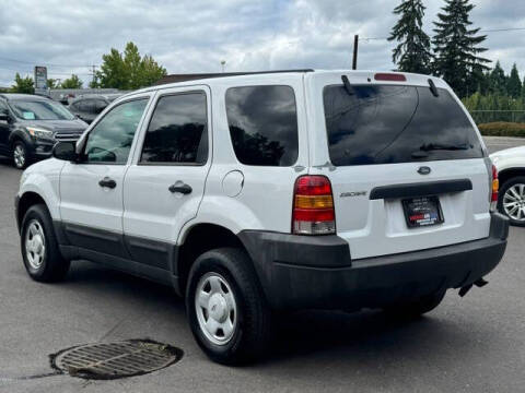 2003 Ford Escape XLS Popular