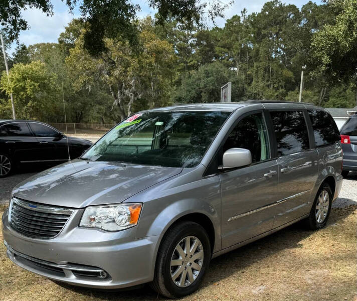 2016 Chrysler Town & Country Touring's photo