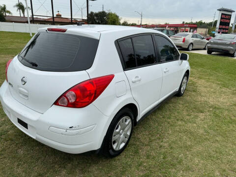 2011 Nissan Versa 1.8 S