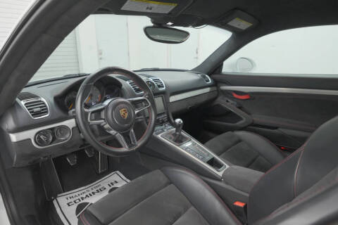 2016 Porsche Cayman GT4