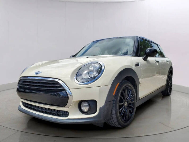 2017 MINI Clubman Base photo 4