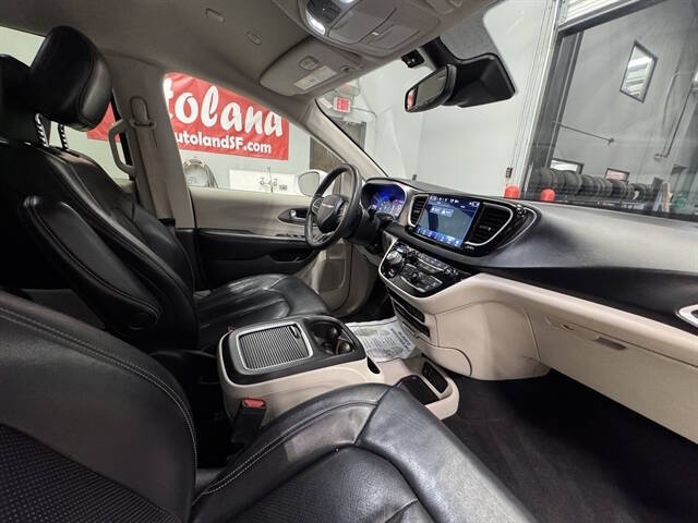 2022 Chrysler Pacifica Touring L