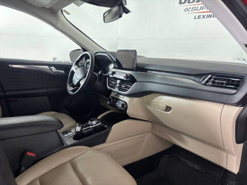 2022 Ford Escape Titanium