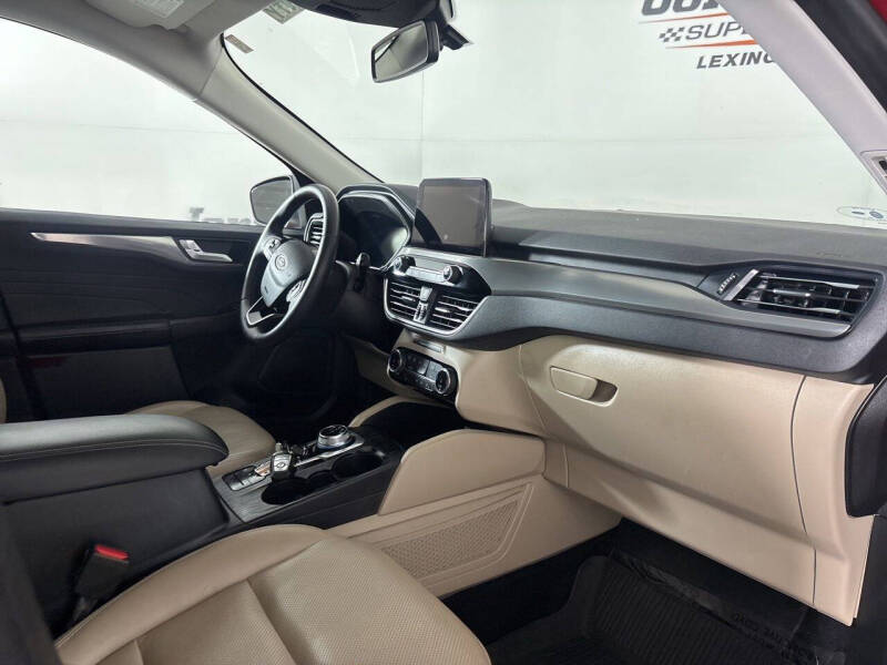 2022 Ford Escape Titanium