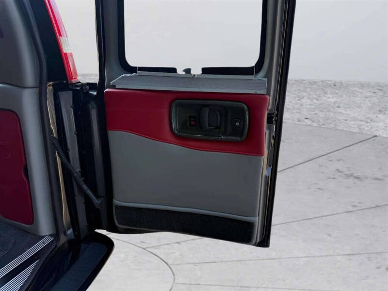 2018 GMC Savana 2500