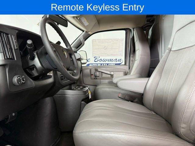 2025 Chevrolet Express 2500