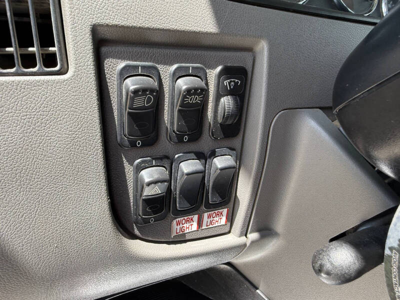 2018 Peterbilt 337