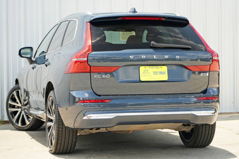 2023 Volvo XC60 B5 Ultimate Bright Theme