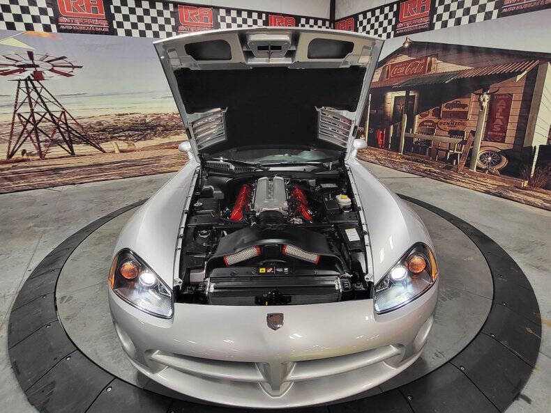 2005 Dodge Viper SRT-10