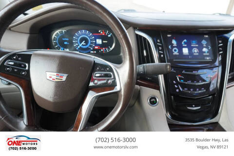 2016 Cadillac Escalade Standard