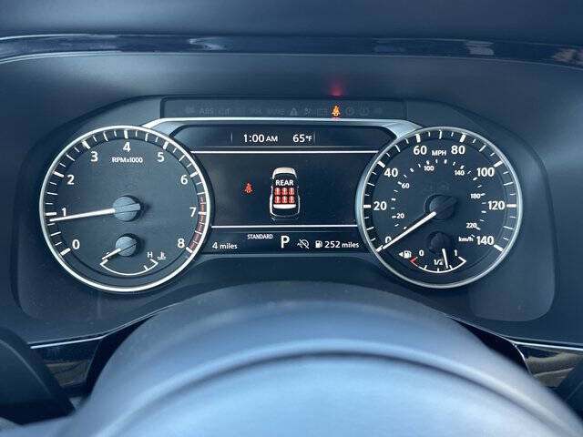 2025 Nissan Pathfinder SV