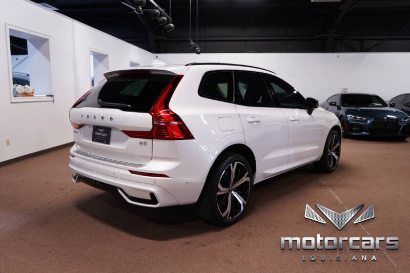 2023 Volvo XC60 B5 Ultimate Dark Theme