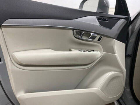 2025 Volvo XC90 B5 Core Bright Theme