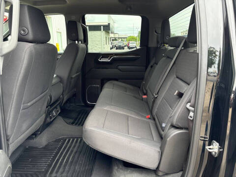 2024 GMC Sierra 1500 Elevation Standard