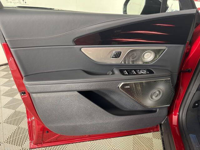 2025 Lincoln Nautilus Reserve