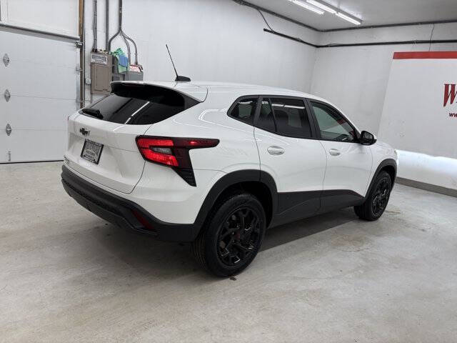 2024 Chevrolet Trax LS