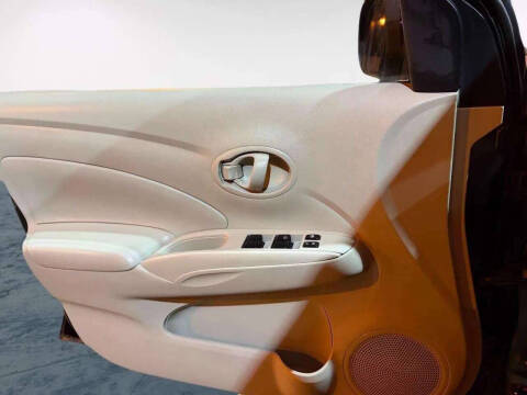 2012 Nissan Versa 1.6 SV