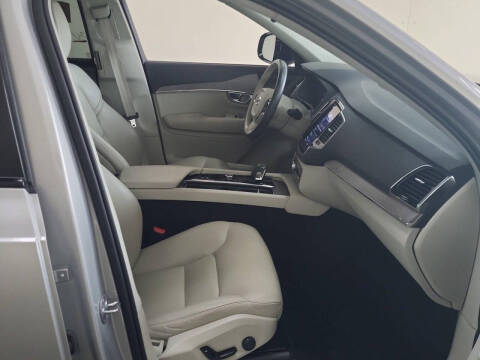 2023 Volvo XC90 Recharge T8 Plus Dark Theme