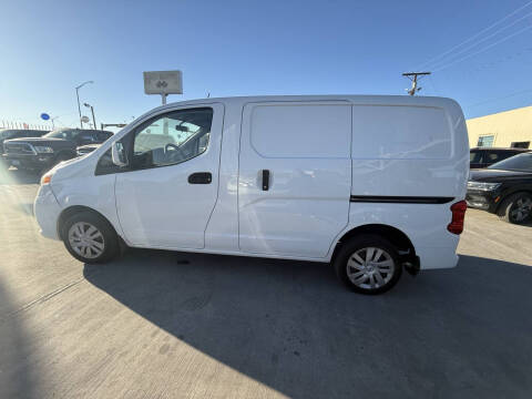 2019 Nissan NV200 for sale at Hugo Motors INC in El Paso TX