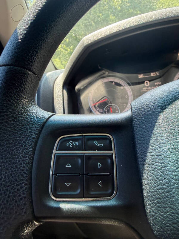 2017 RAM 1500 SLT