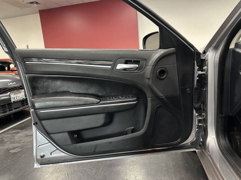 2018 Chrysler 300 Touring