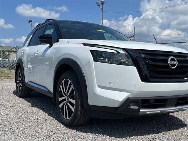 2025 Nissan Pathfinder Platinum
