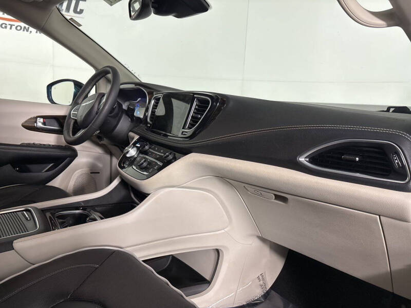 2022 Chrysler Pacifica Hybrid Limited