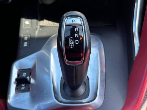 2019 Jaguar E-PACE P300 R-Dynamic SE