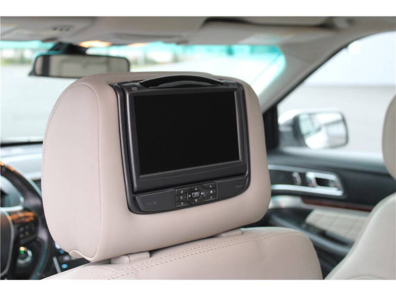 2017 Ford Explorer Platinum