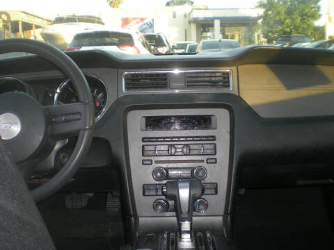 2012 Ford Mustang V6